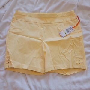 NWT Yellow Hearts of Palm Shorts 18W